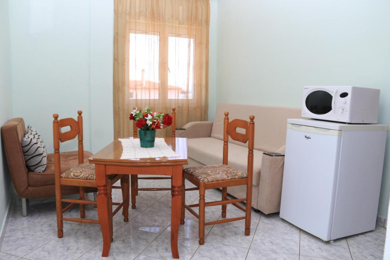 Isabela Apartments Sarande Exterior photo
